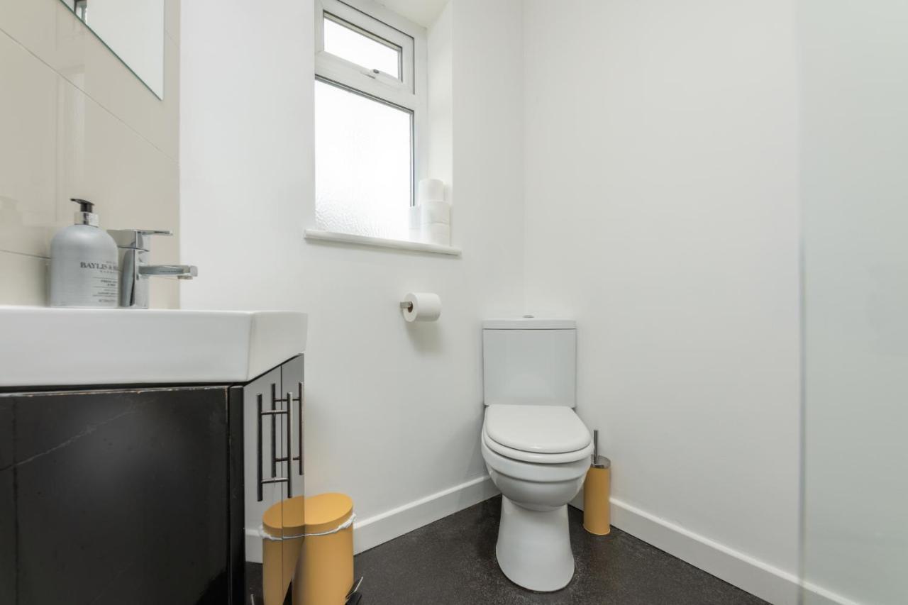 Stayright- 2 Bedroom House, Centrally Located & Close Walk To City Centre Cardiff Kültér fotó