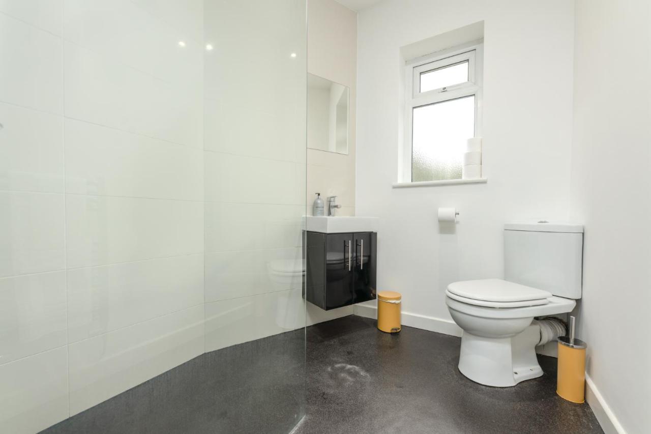 Stayright- 2 Bedroom House, Centrally Located & Close Walk To City Centre Cardiff Kültér fotó