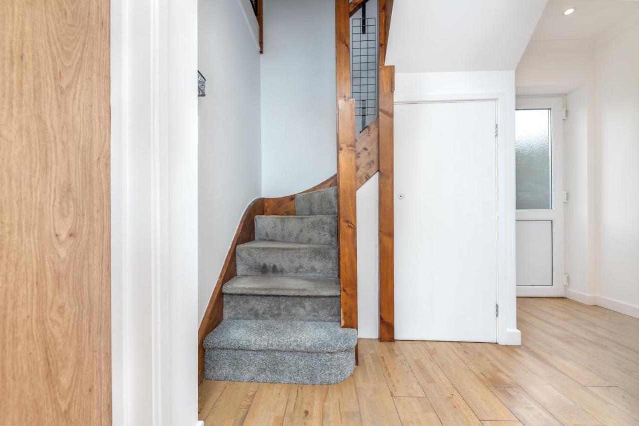 Stayright- 2 Bedroom House, Centrally Located & Close Walk To City Centre Cardiff Kültér fotó