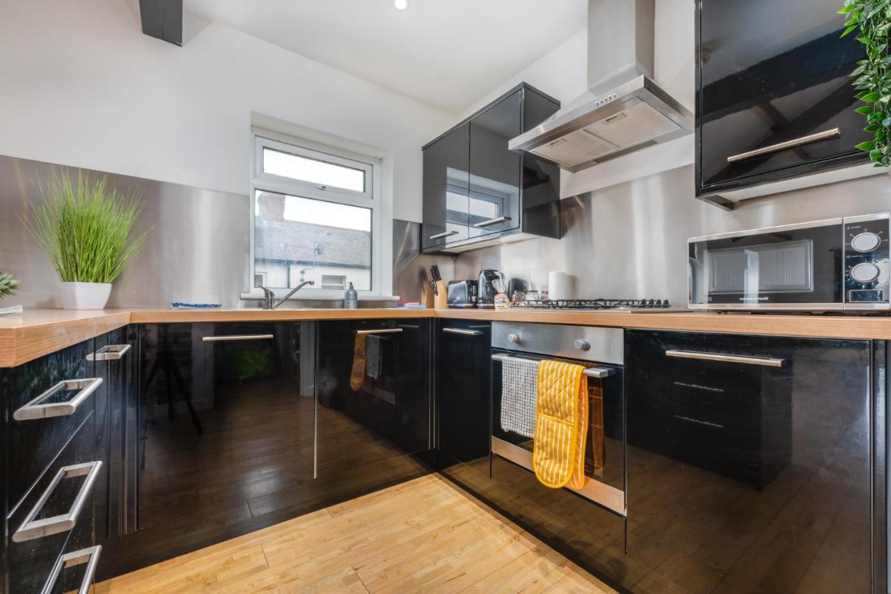 Stayright- 2 Bedroom House, Centrally Located & Close Walk To City Centre Cardiff Kültér fotó